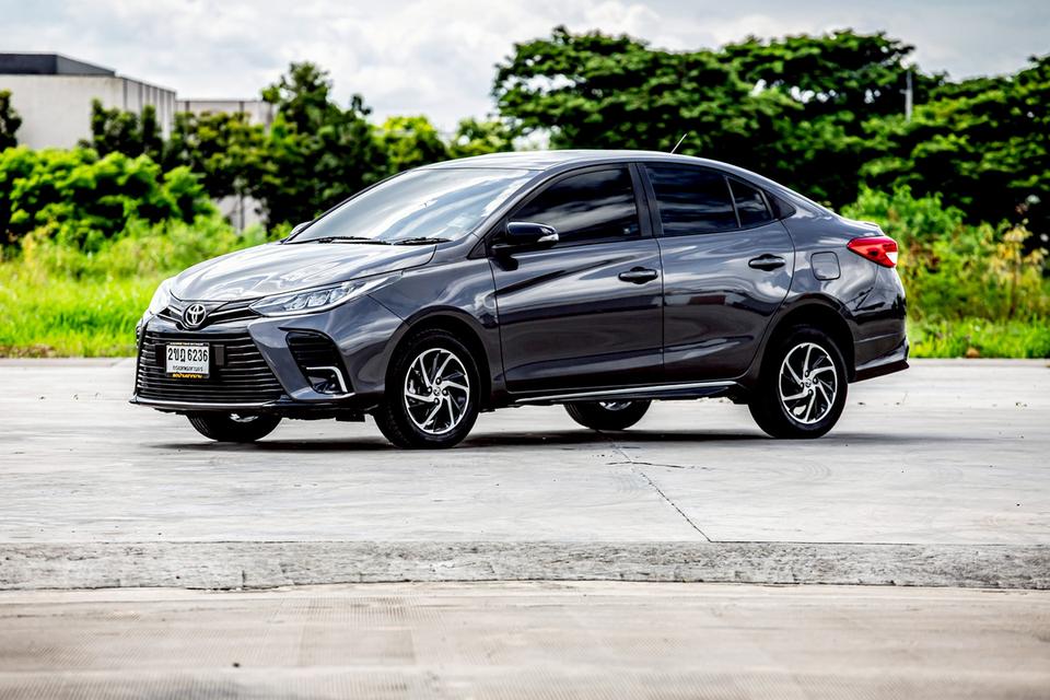 Toyota Yaris Ativ 1.2Entry ปี2022  สีเทา มือเดียวป้ายแดง  11