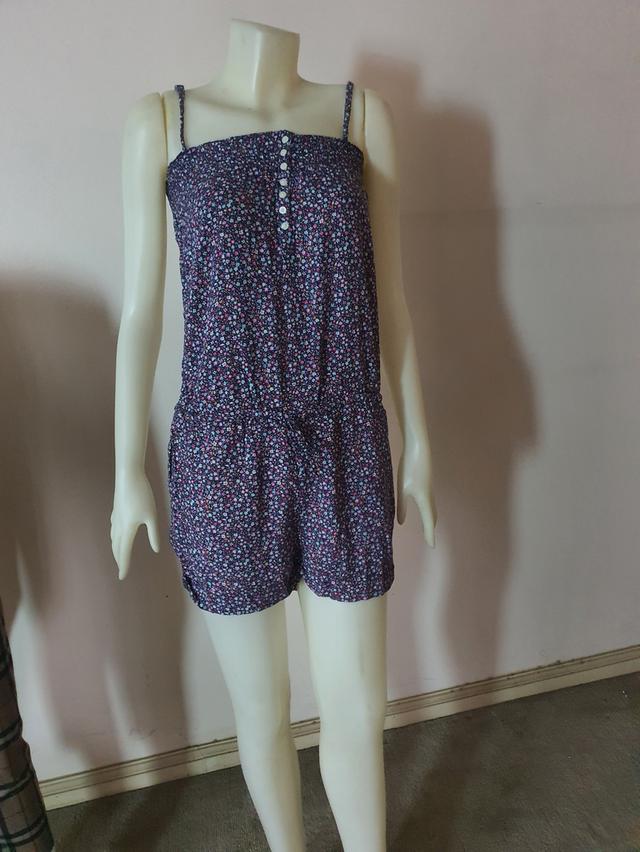 ขายเสื้อผ้าผู้หญิงมือหนึ่งราคาถูก รูปย่อยที่ 1