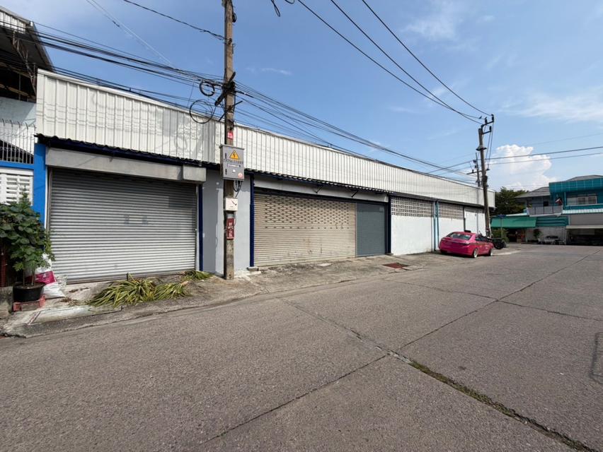 ให้เช่า โกดัง ซอยบางขุนเทียน 11 ใกล้ เซ็นทรัล พระราม 2 หลังมุม 550 ตรม  161 ตรว 2