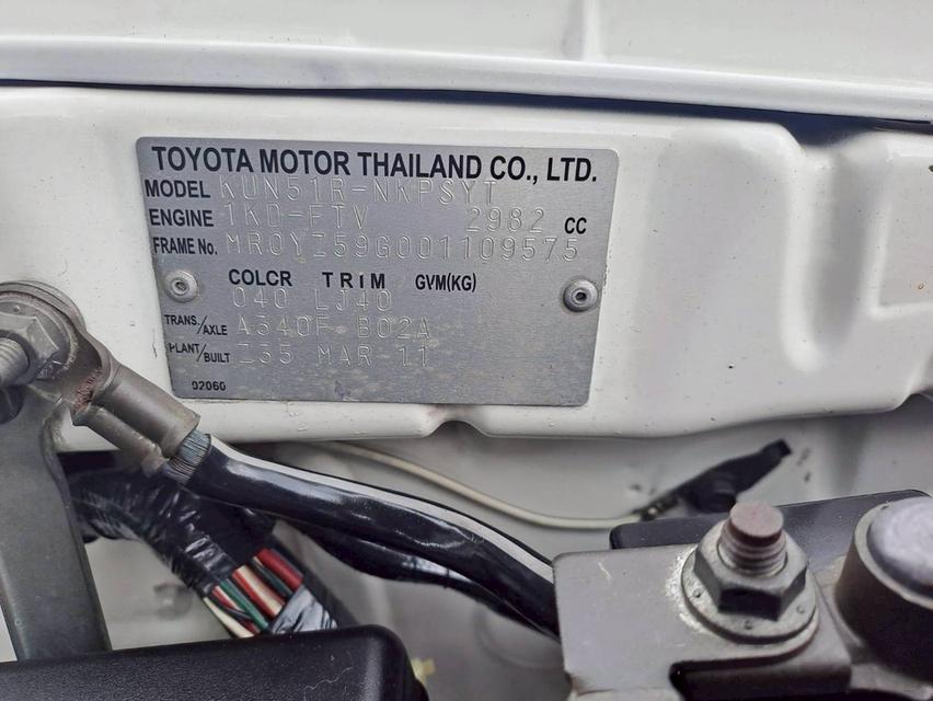 Toyota Fortuner 3.0 V รุ่น TRD Sportivo 4WD รุ่นท็อป ปี2011 สีขาว 9