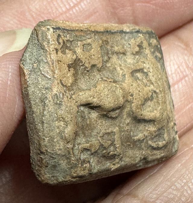 พระเนื้อดิน พิมพ์พระเจ้าห้าพระองค์ หลวงปู่ทอง วัดราชโยธา 5