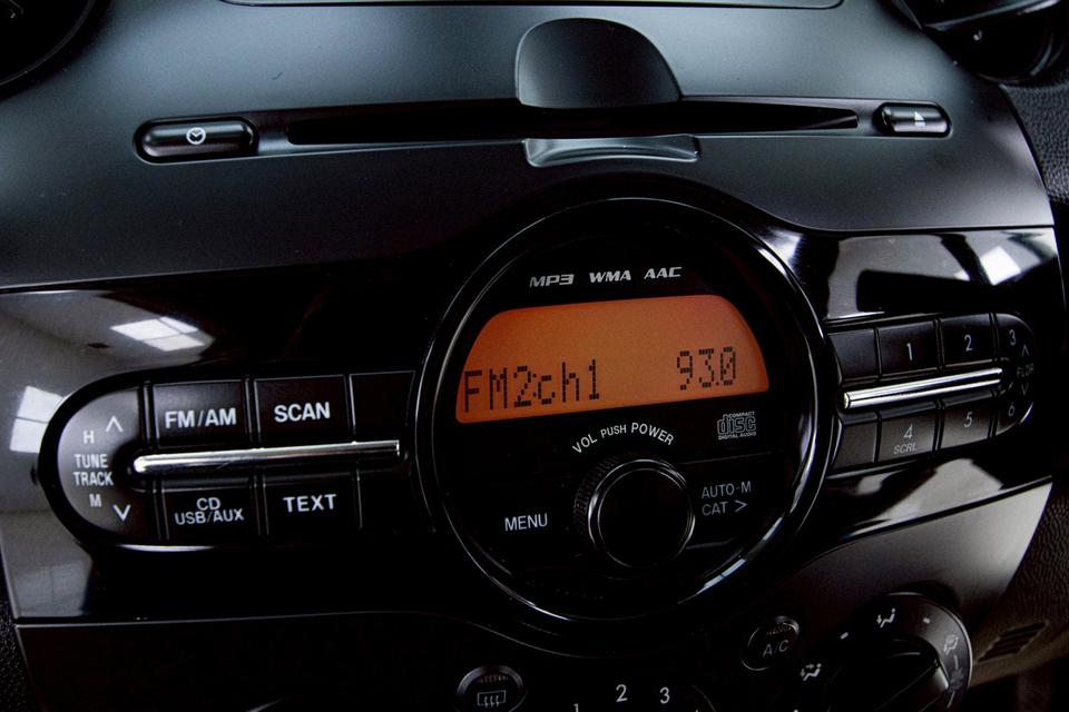  MAZDA 2 1.5 Spirit Sport 2012  12