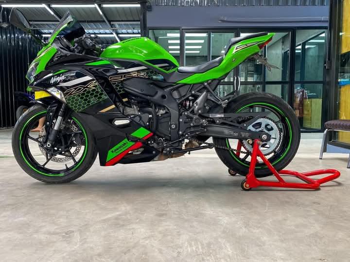 ปล่อยขาย Kawasaki Ninja ZX-25R 2