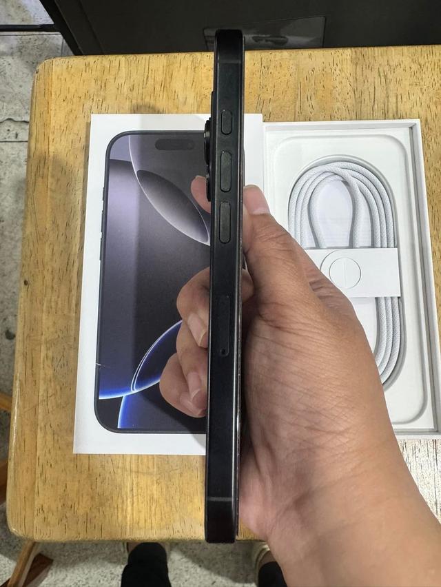 iPhone 16 pro สีดำ 3