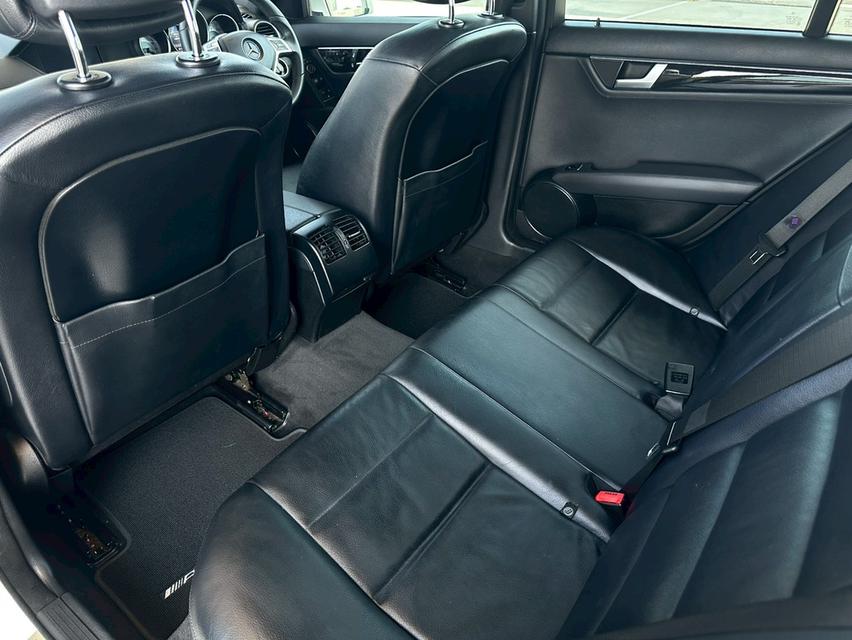 Mercedes-Benz C250 CGI 1.8L BlueEFFICINEY AMG (W204) รถมือเดียวออกห้างสภาพสวยพร้อมใช้งาน 16