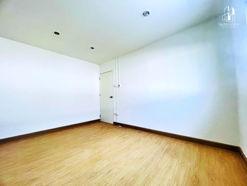 🏡 ขายทาวน์เฮ้าส์ บัวทอง 4 รีโนเวทใหม่สไตล์มินิมอล ✨ สวย อบอุ่น พร้อมอยู่ | ทำเลต้นสายรถตู้ เดินทางสะดวกที่สุดในย่านนี้ 13