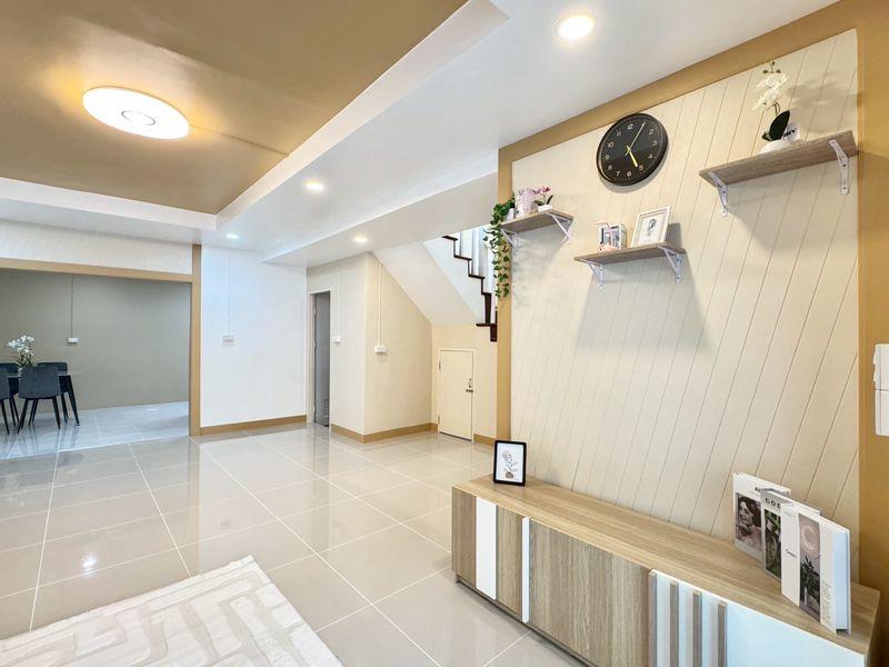 หมู่บ้านพฤกษา19 วัดลาดปลาดุกบ้านแฝด 2 ชั้น ตกแต่งใหม่พร้อมเฟอร์นิเจอร์ จอดรถในบ้านได้ถึง 3 คัน 🏗️ หน้าบ้านกว้าง 10 เมตร 13