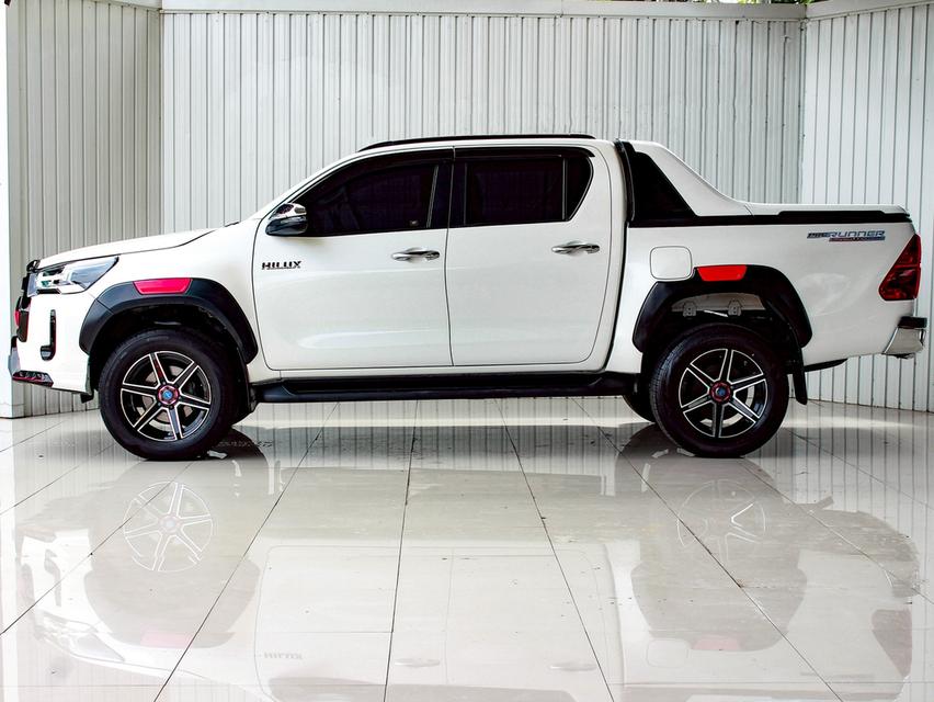 TOYOTA HILUX REVO 2.4 MID PRERUNNER DOUBLE CAB 2022