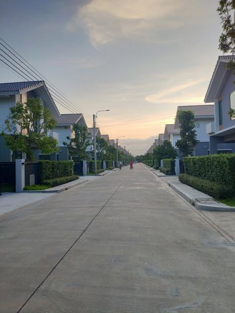 ขายบ้านเดี่ยว โครงการ เพอร์เฟคพาร์ค สุวรรณภูมิ ร่มเกล้า เฟส 5 Perfect Park Suvarnabhumi Phase 5 ร่มเกล้า 6/1 บ้านสวยสภาพดี ร่มรื่นเหมาะพักอาศัย 2