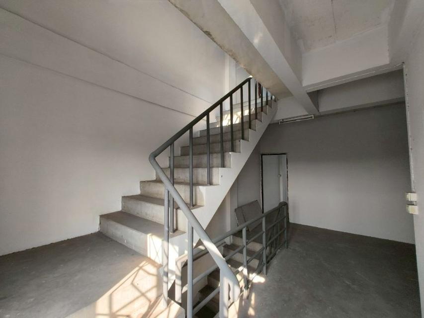 ให้เช่าหรือขาย อาคารพาณิชย์ 4 ชั้น 2 คูหา  คูหาละ 20 ตร.ว. ติดถนนเศรษฐกิจ 1 ตำบลนาดี เมืองสมุทรสาคร  11