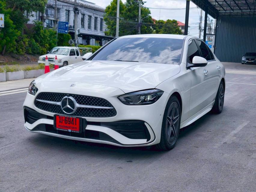 รหัสรถ KPV6941 2024(ยังไม่จดทะเบียน) BENZ C220d AMG LINE สีขาว
