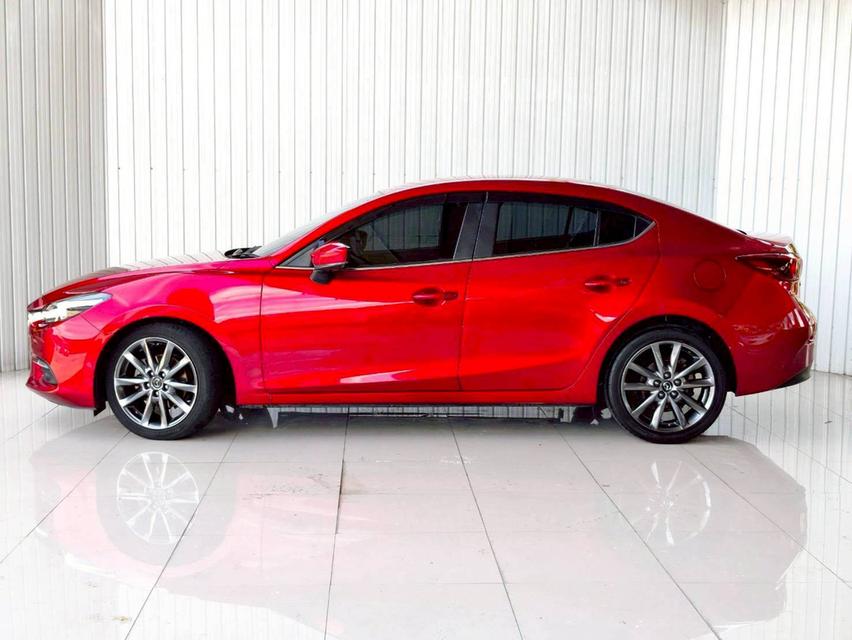 MAZDA MAZDA3 2.0 S ปี 2019 โฉม ปี14-19 4Dr สีแดง เกียร์ Auto เครื่องยนต์ เบนซิน เลขไมล์ 167,980 Km.