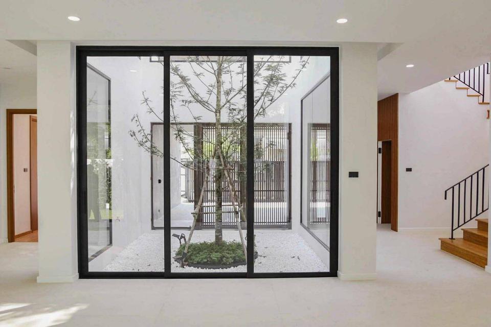🏡🤩ขายบ้านเดี่ยว 112 ตร.ว หมู่บ้านเทพธานี เฉลิมพระเกียรติ ร.9 (บ้านสร้างใหม่ ออกแบบเฉพาะ  โดดเด่น) 2