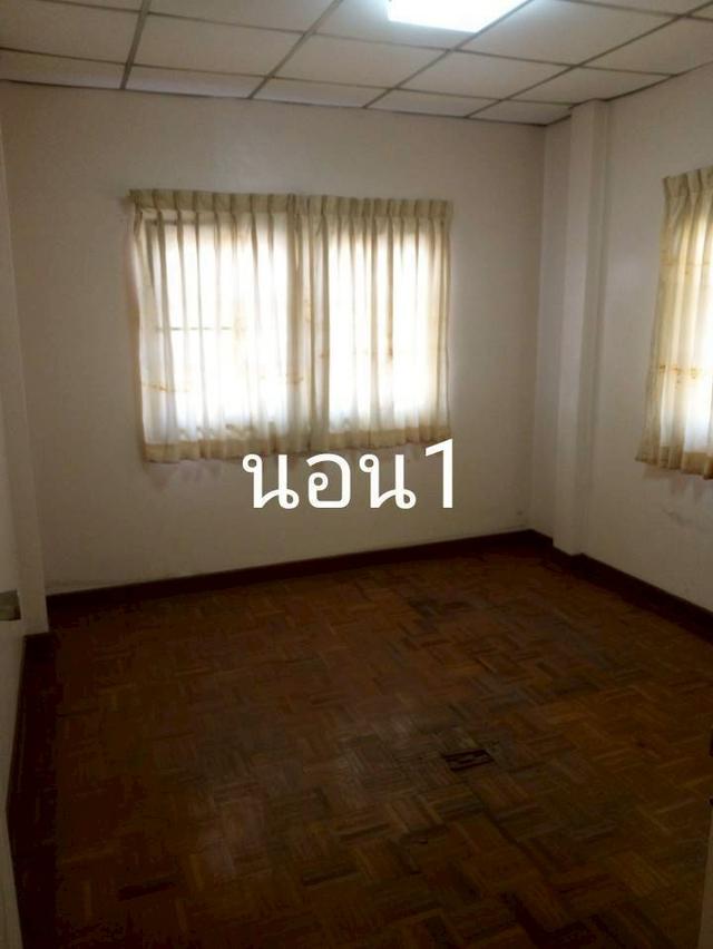 หมู่บ้าน​มิตร​ประชา​15 8