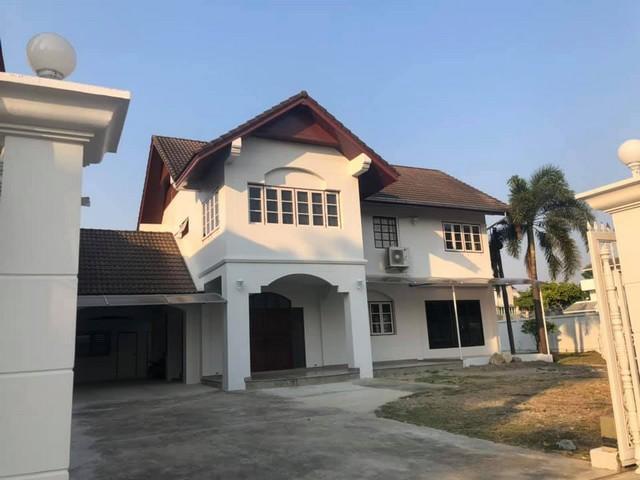 ให้เช่าบ้านเดี่ยว 2 ชั้น 208 ตรว. พร้อมโกดังเก็บของ ซอยลาดปลาเค้า 8 จอดรถได้หลายคัน เหมาะทำออฟฟิศ 1