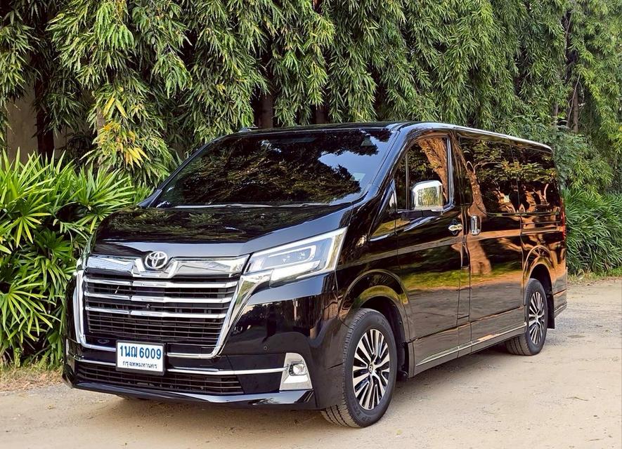 รหัสรถ PAT6009 Toyota Majesty 2.8 Premium ปี 2020 สีดำ 