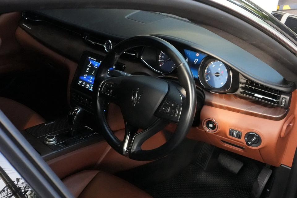 Maserati Quattroporte Diesel 2020 สีดำ รถศูนย์มือเดียว รูปที่ 8