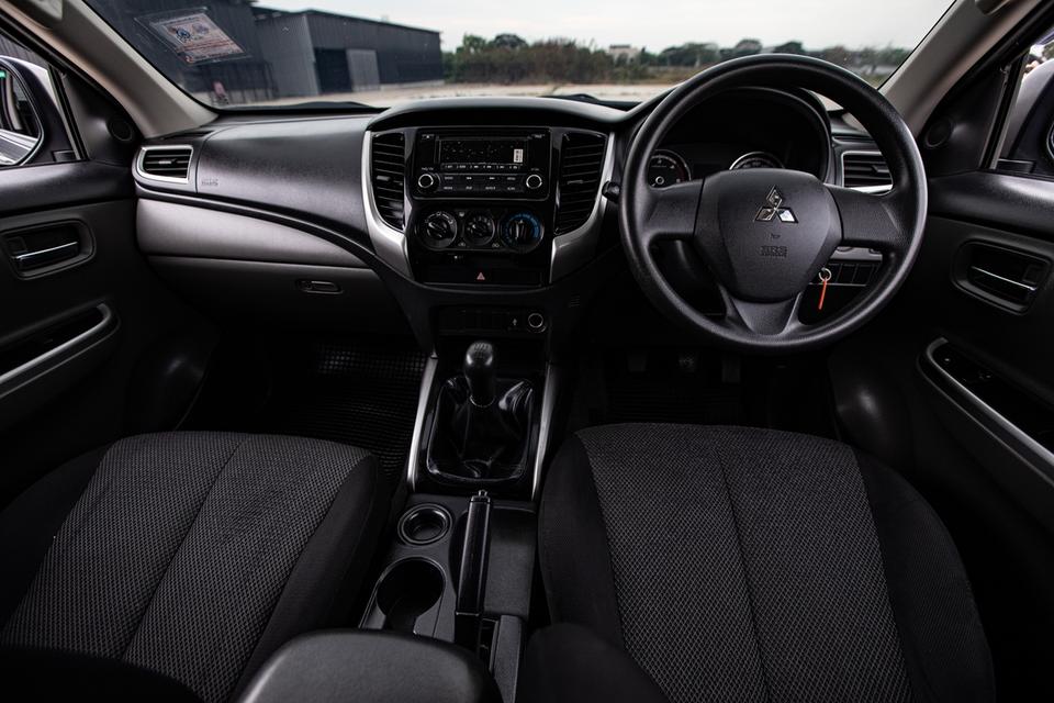 #MITSUBISHI #TRITON 2.5 GL ดีเซล MEGA CAB ปี 2017 สีเทา ไมล์แท้ 84,000 km. 14