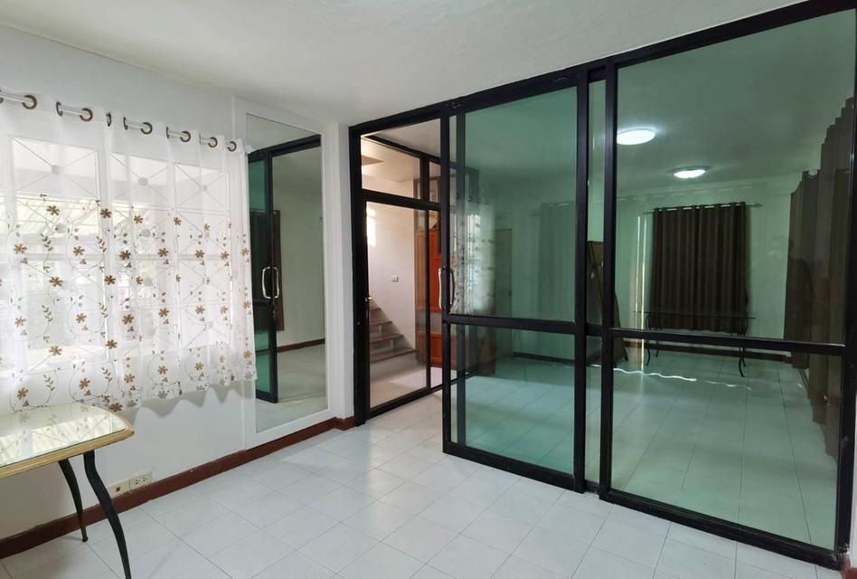 ให้เช่าบ้านเดี่ยว 2 ชั้น หมู่บ้านปาริชาติรังสิต ธัญญะคลอง 4 L&H เนื้อที่ 65 ตรว. 3 นอน 2 น้ำ จอดรถ 2 แอร์ 1 ตัว ใกล้รร.สวนกุหลาบรังสิต,ทางด่วนกาญจนาภิ 3