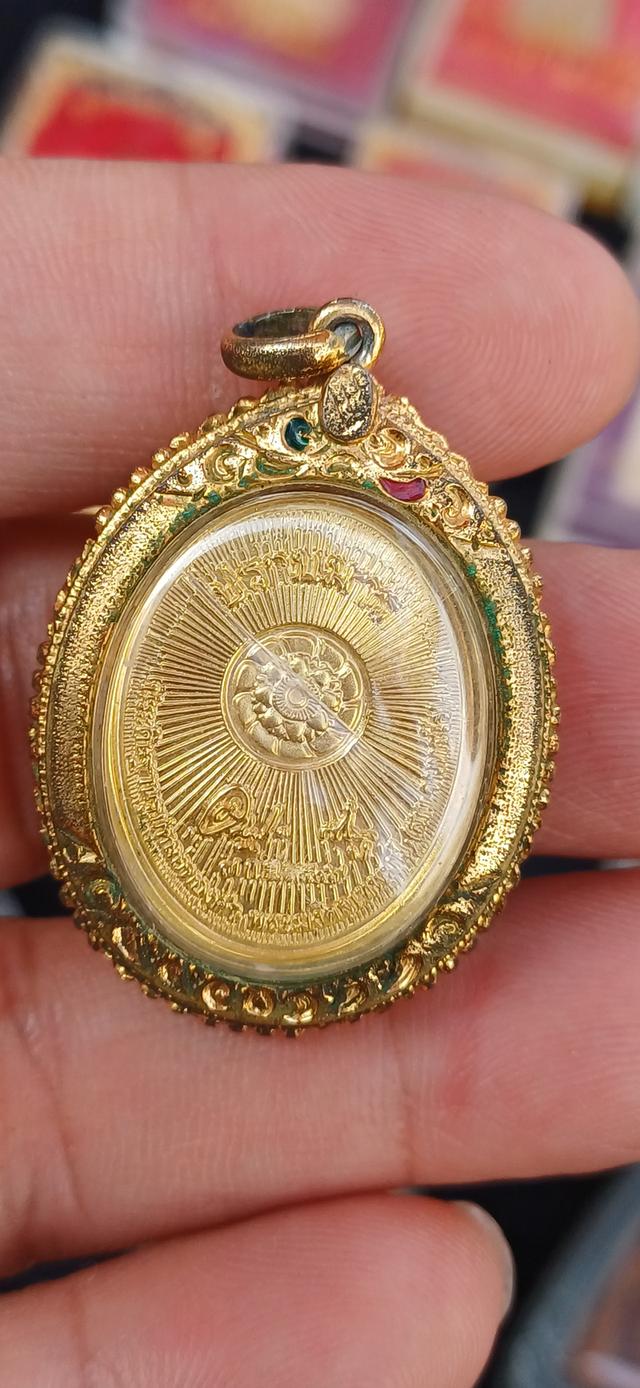 หลวงพ่อสด วัดปากน้ำ เลี่ยมกรอบทอง ฝังเพชรพลอย รูปที่ 6