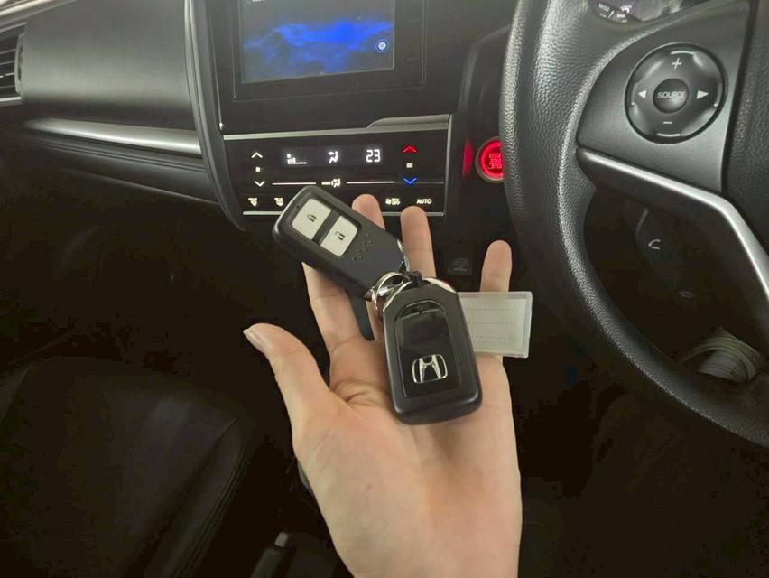 Honda Jazz 1.5RS + ปี 2017 ♨️ #ประกันเครื่องเกียร์3ปี3หมื่นkm♨️ 14