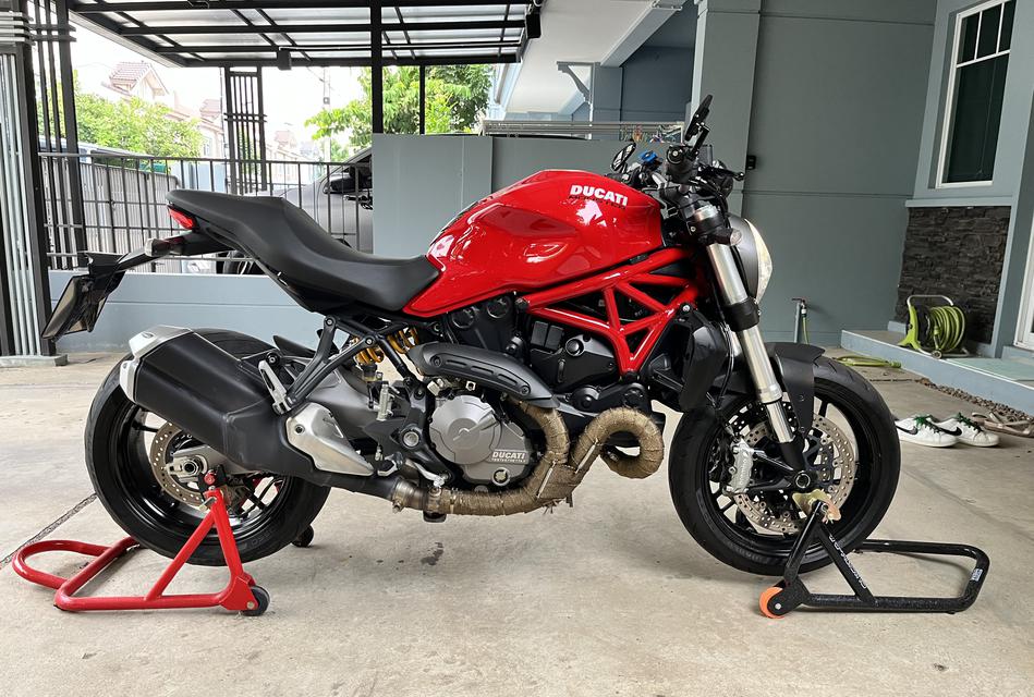 Ducati Monster 821  4