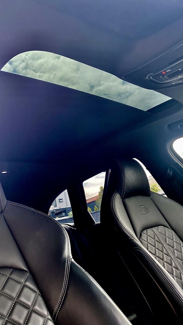 Audi A4 Avant 45tfsi Quattro Icon Black 11