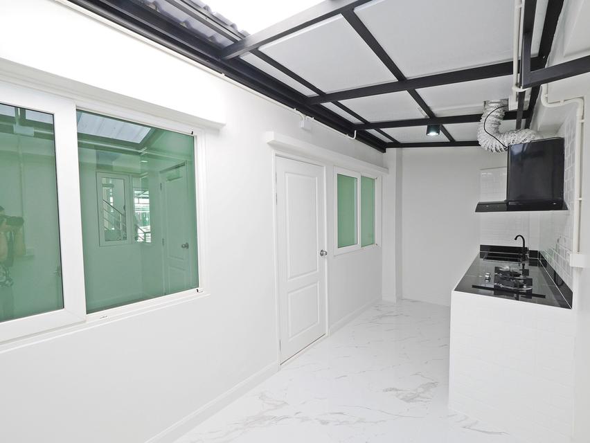 ขายทาวน์เฮ้าส์ 2 ชั้น ม.โกลเด้นทาวน์ โครงการ2 พระราม2-พันท้ายนรสิงห์ ขนาด 19.2 ตร.ว. 4 ห้องนอน 2 ห้องน้ำ ขาย 1.99ล้าน 8