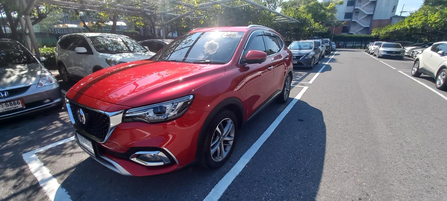 🔥 ขายด่วน! MG HS 1.5 X SUV ตัวท็อปสุด สีแดง 🔥 ✨ หลังคา Sunroof | รถบ้านมือเดียว | สภาพสวยมาก ✨ 📌 จดทะเบียน: ม.ค. 2021 📌 เครื่องยนต์: เบนซิน 1.5 Tu