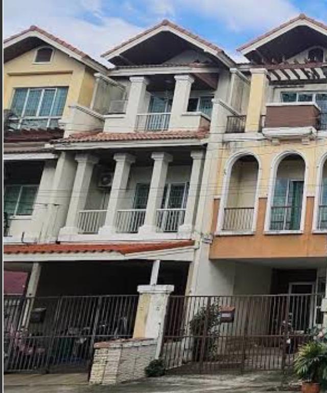 ให้เช่าทาวน์โฮม 3 ชั้น หมู่บ้านภุมริน