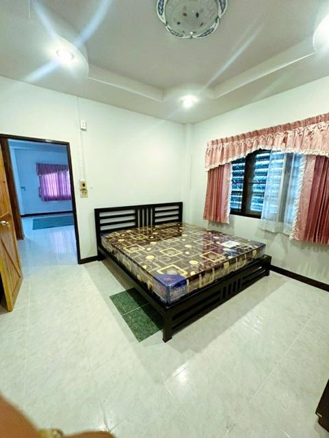 เช่า บ้านเดี่ยว 2 หลัง เครื่องใช้ไฟฟ้าครบ 6นอน แม็คโคร พิษณุโลก 2.2 กม.หรูหรา 200 ตร.วา. 600 ตร.ม. ม.นเรศวร 3 กม. 6น้ำ 3 7