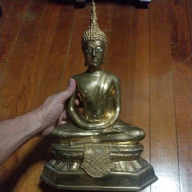 พระบูชา/พระพุทธรูปปางสมาธิ หนัาตัก 9 นิ้ว สภาพดี ของพร้อมส่งครับ