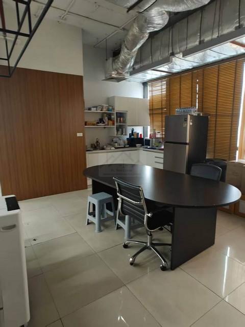 ให้เช่าพื้นที่สำนักงาน 241.75 ตรม. อาคารชำนาญเพ็ญชาติ พระราม 9 ชั้น 24 ใกล้ MRT พระราม 9 6