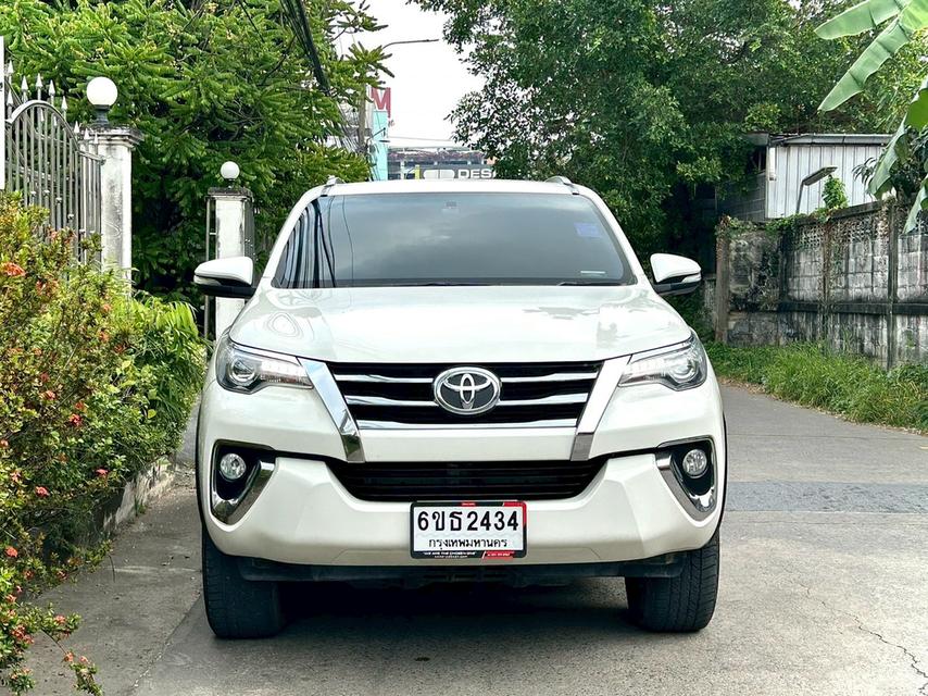 Toyota Fortuner 2.4V ปี17 รูปที่ 2