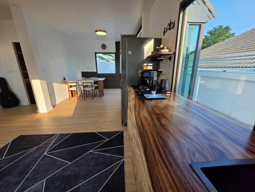 ให้เช่าบ้านเดี่ยว 2 ชั้น ขนาด 80 ตร.วา พร้อมอยู่ เฟอร์นิเจอร์ครบ ใกล้โรบินสัน เดินทางสะดวก อยู่แหล่งชุมชน 10