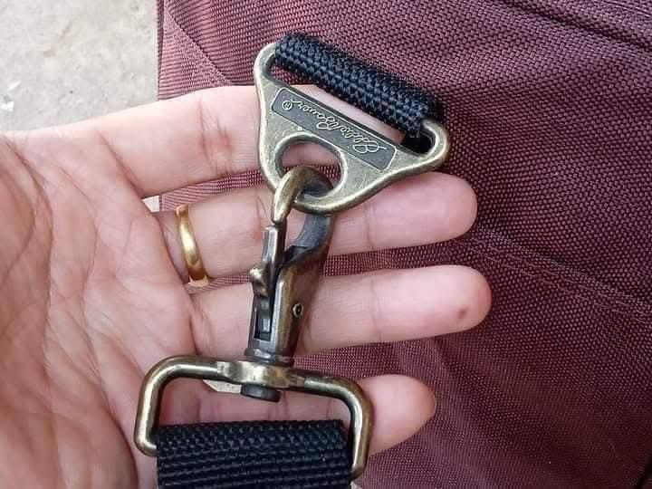 EDDIE BAUER กป.สะพาย+ถือทรงกล่อง ช่องใช้งานหลายช่อง ใส่อุปกรณ์กล้อง หรือของใช้อื่นๆ หัวซิปล็อคกุญแจได้ สภาพดี รูปที่ 5