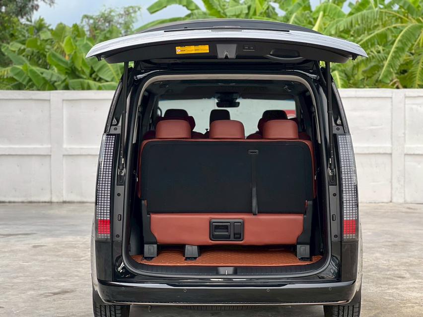 ปี 2022 HYUNDAI STARIA, 2.2 PREMIUM SUNROOFโฉม ปี21-ปัจจุบัน สีดำ เกียร์ออโต้ ดีเซล ตัวท๊อปสุด 16
