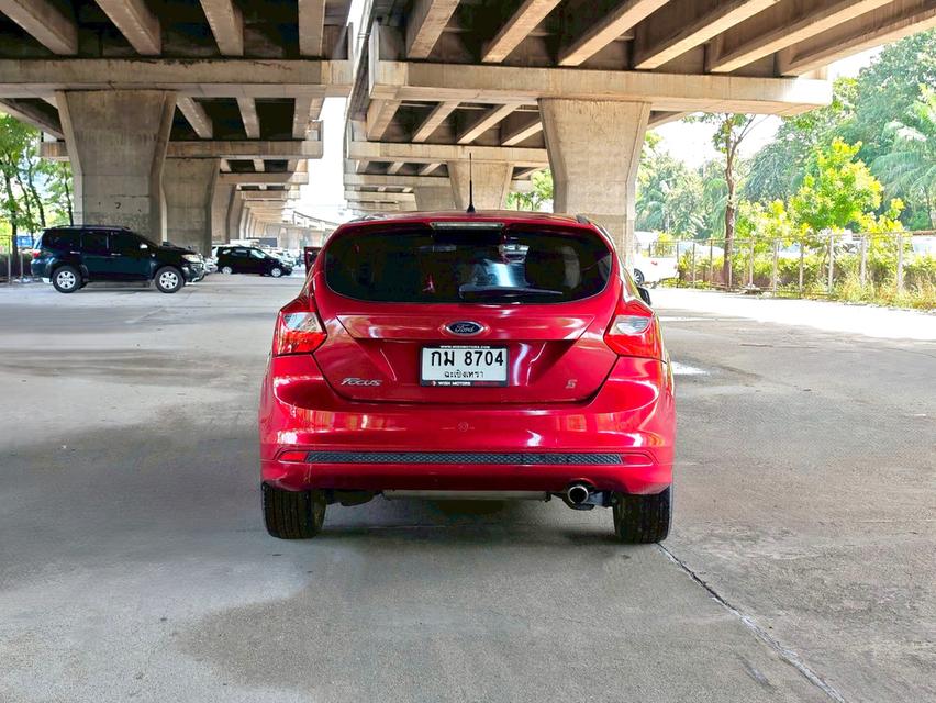 ขายรถ Ford Focus 2.0 Hatchback ปี 2013 สีแดง เกียร์ออโต้