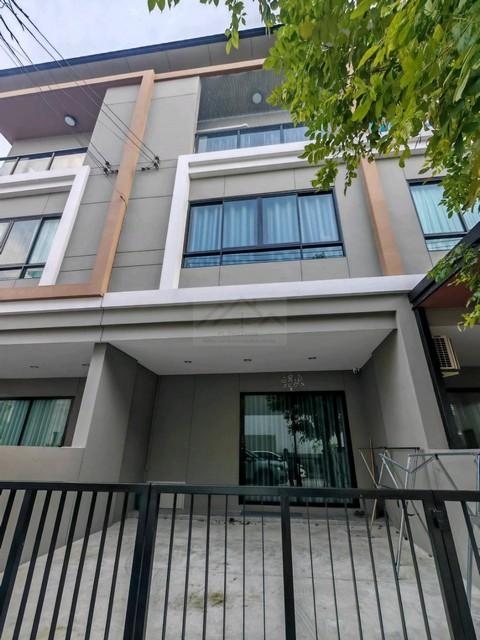 ให้เช่าทาวน์โฮม 3 ชั้น 4 ห้องนอน โครงการพรีเมียม เพลส พหลโยธิน-รามอินทรา ติดถนนเทพรักษ์ ใกล้ BTS สายหยุด สะพานใหม่ 1