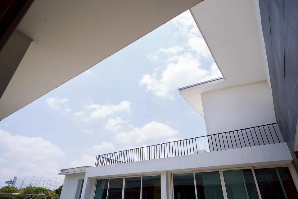 ขายบ้านเดี่ยวระดับลักชัวรี พร้อมสระว่ายน้ำส่วนตัว  เมืองแก้ว บางนา 11