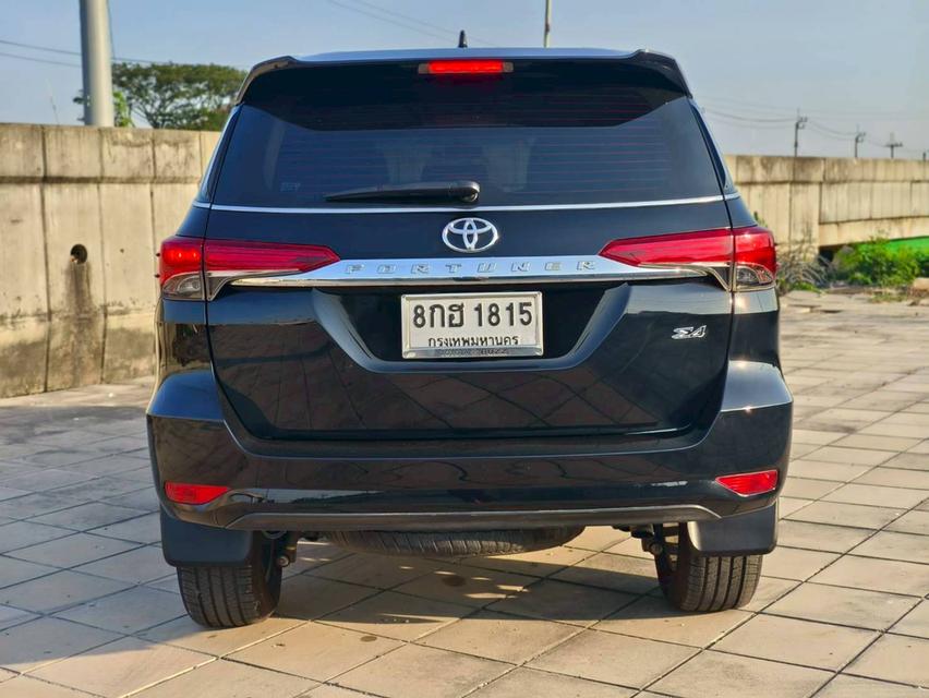 TOYOTA FORTUNER 2.4 V 4WD ปี 2019  5