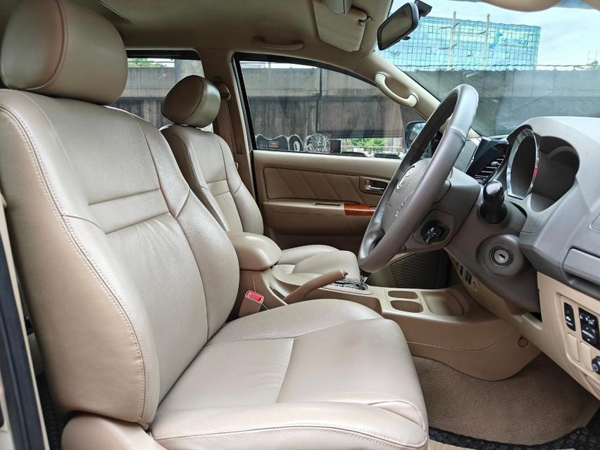 ขายToyota Fortuner 3.0V ปี10 5