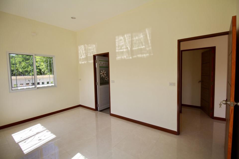 ขายบ้านใหม่ ไม่เคยเข้าอยู่ 50 ตร.วา 3 ห้องนอน ใกล้โรงพยาบาลศรีระยองเพียง 7 กม. ตาขัน บ้านค่าย ระยอง 15