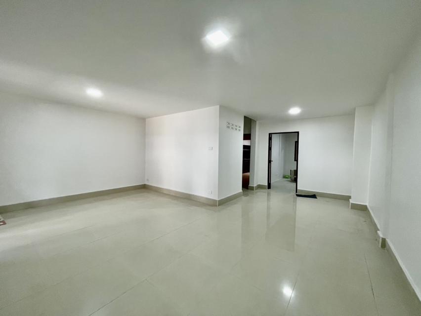 ขายด่วน!! ทาวน์เฮาส์ หมู่บ้านอมรพันธ์ 12 - 29 ตร.ว. 170 ตรม. *ใกล้ BTS สายหยุดเพียง 200 เมตร* 6