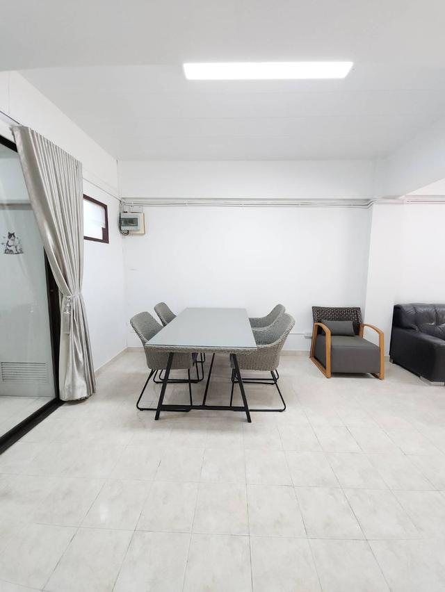 ตึกแถวย่านบางแสนชลบุรี 8