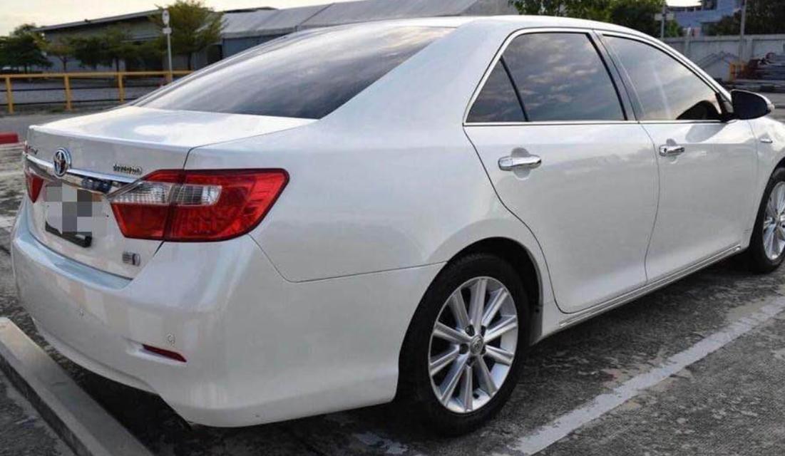 Toyota Camry ปี 2014 สีขาว 5