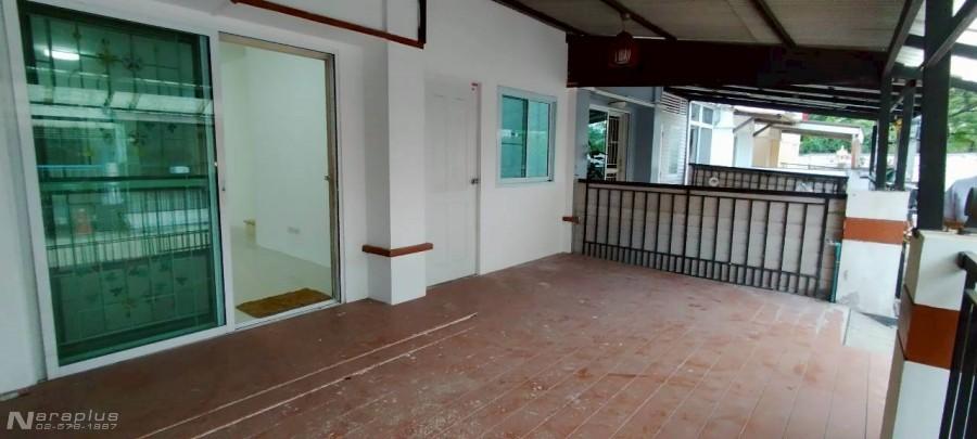 68111098 : ขายทาวน์เฮ้าส์ 2 ชั้น แนวรถไฟฟ้าสายสีแดง โครงการพฤกษาวิลล์ 40 ดอนเมือง-โลคัลโรด ถนนกำแพงเพชร 6 (โลคัลโรด) ต.หลักหก ใกล้ ม.รังสิต ปทุมธานี ร 4