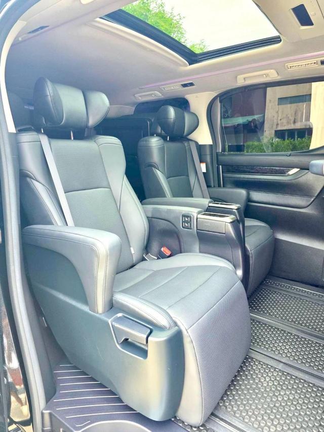 Toyota ALPHARD 2.5SC PACKAGE สีดำ ปี 2021 ไมล์ 40,000 กม.  13