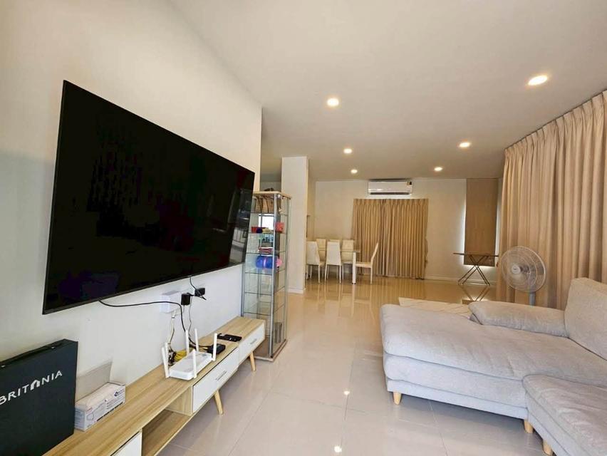 ขาย /ให้เช่า บ้านแฝด สูง 2 ชั้น หมู่บ้านบริทาเนีย บางนา-สุวรรณภูมิ ( กม.26 ) 16