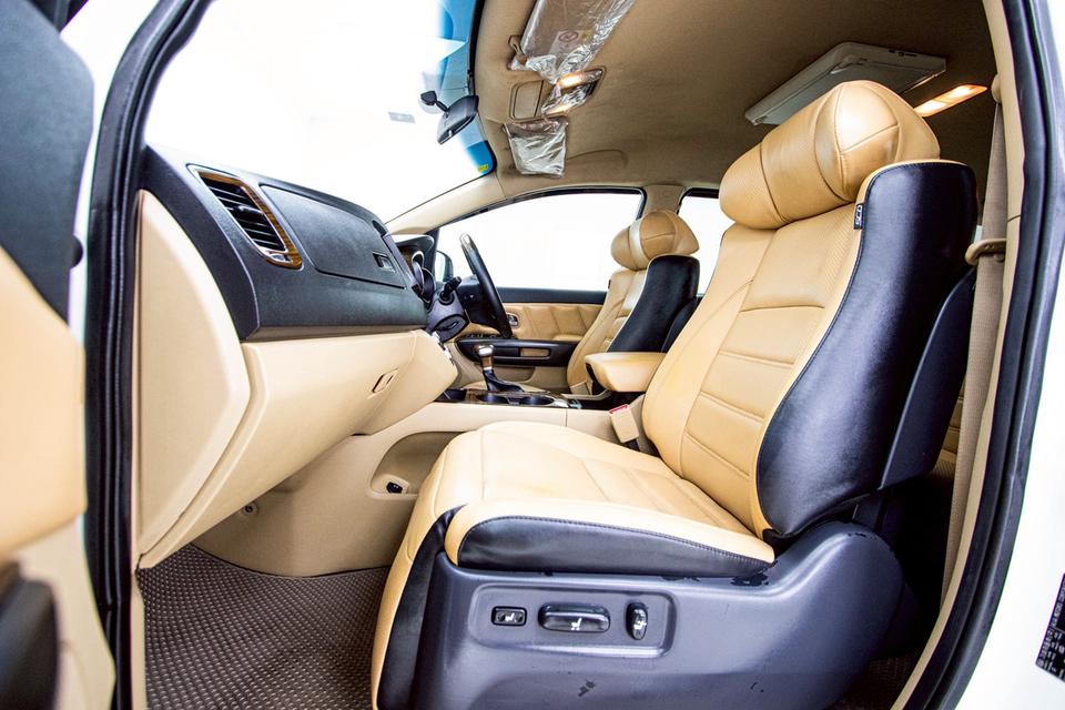KIA GRAND CARNIVAL 2.2 LX AT 2018Grand Carnival 11 ที่นั่ง ดีเซลตัวคุ้ม กว้าง นั่งสบาย ขับดี ประหยัด รูปที่ 10
